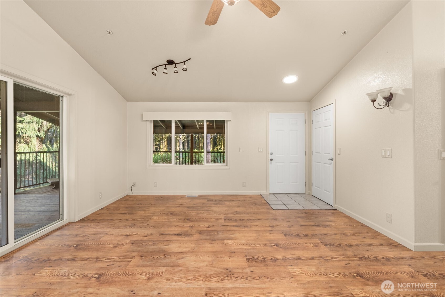 1895 North Fork Road , Chehalis, WA 98532