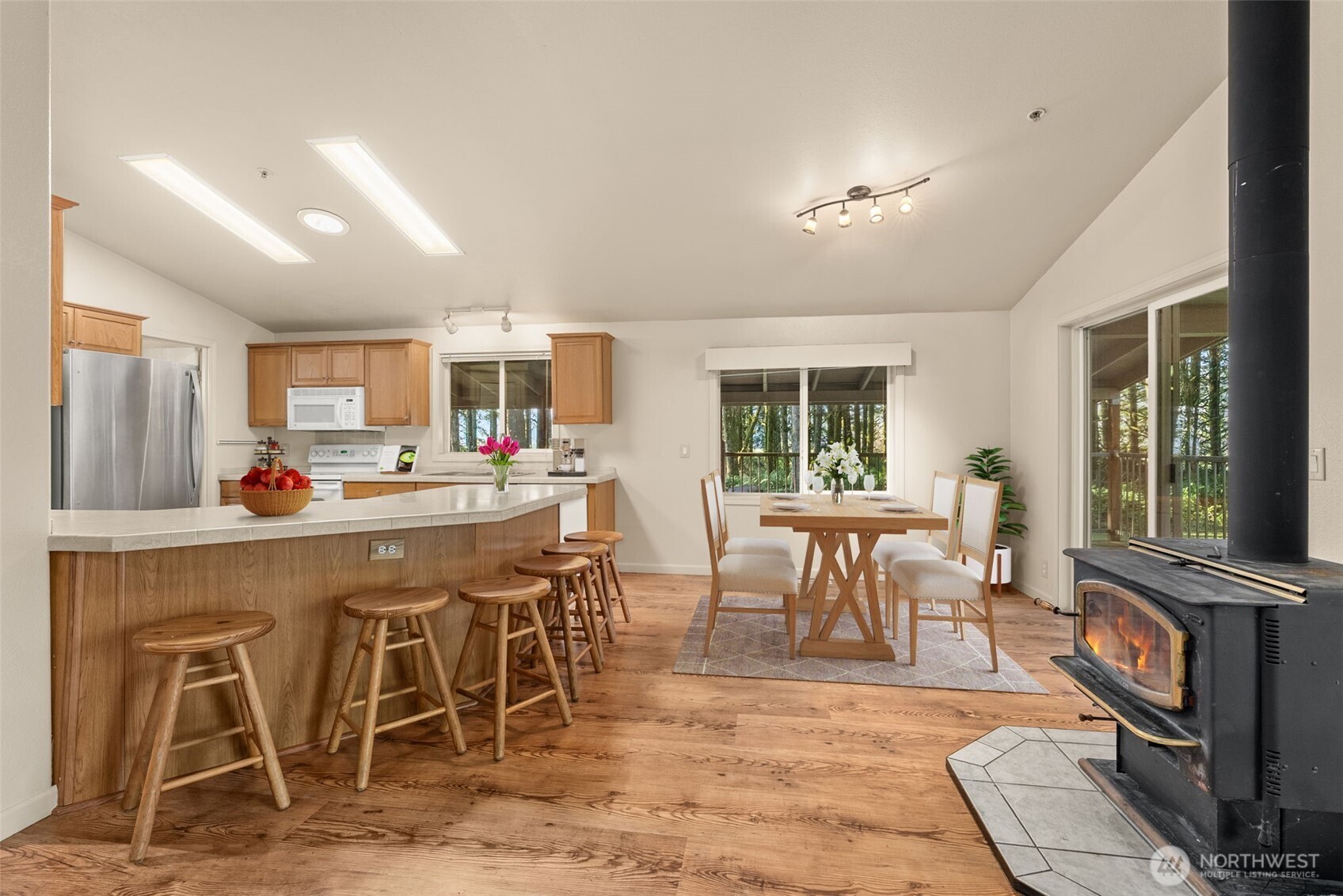 1895 North Fork Road , Chehalis, WA 98532