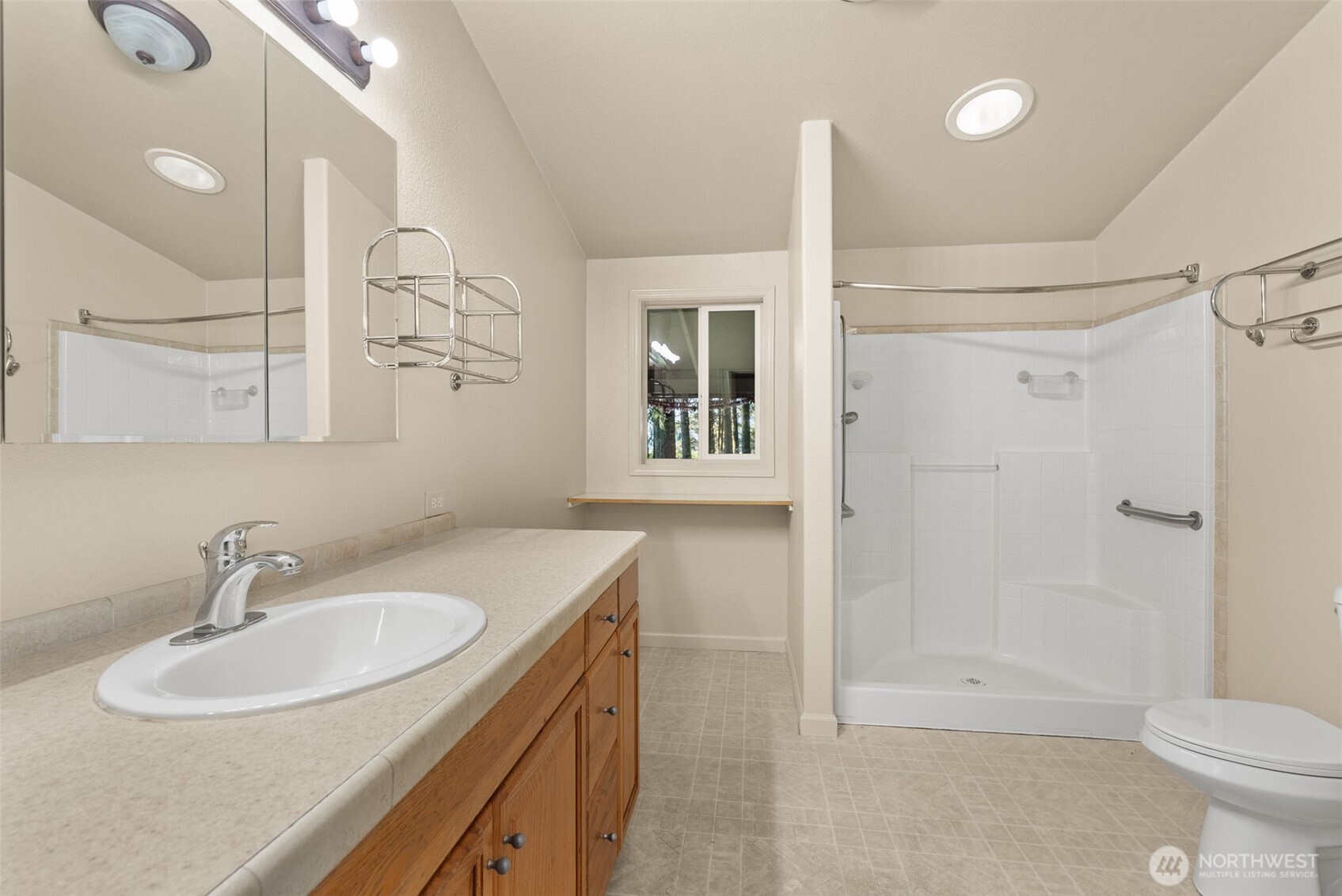 1895 North Fork Road , Chehalis, WA 98532