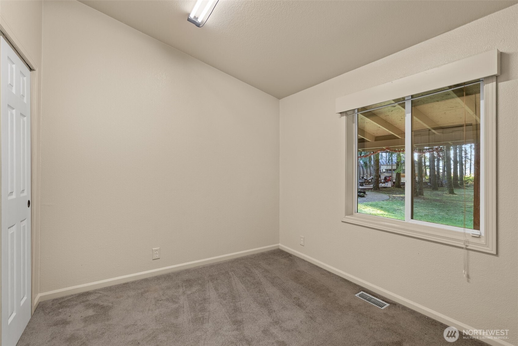 1895 North Fork Road , Chehalis, WA 98532