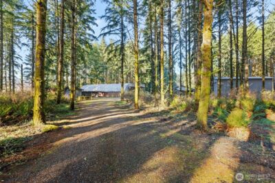 1895 North Fork Road , Chehalis, WA 98532