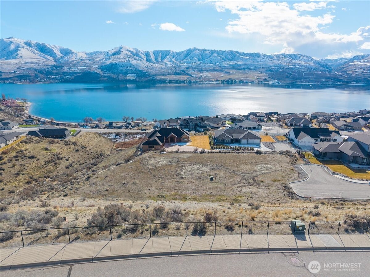 270 Crystal View Drive , Chelan, WA 98816