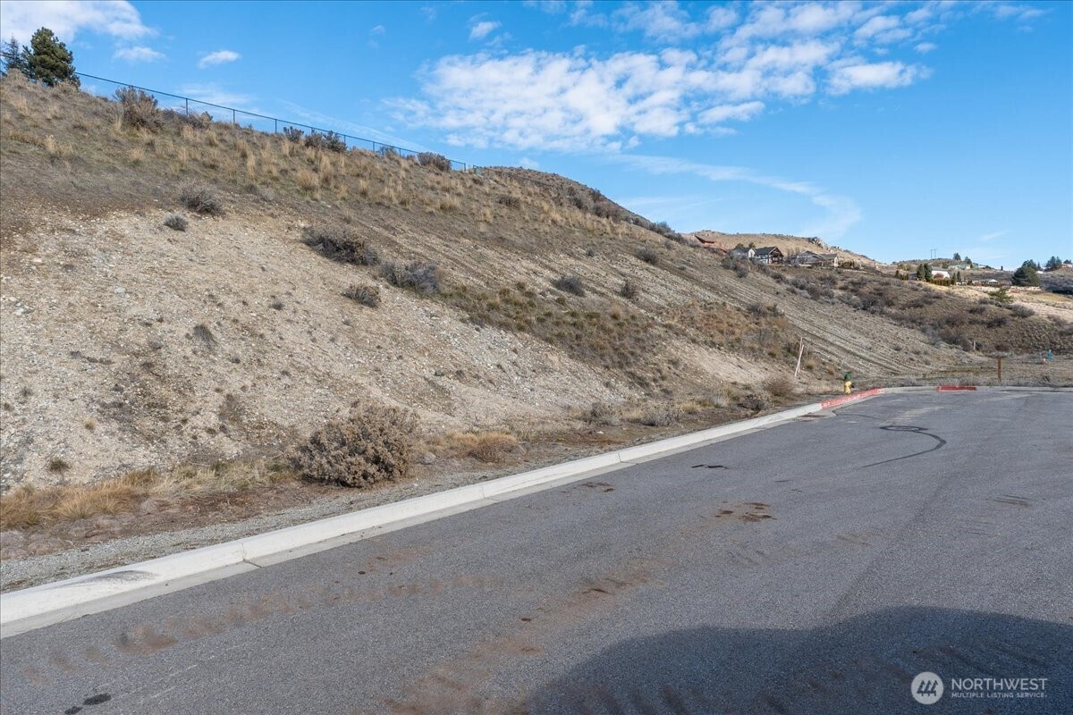 270 Crystal View Drive , Chelan, WA 98816