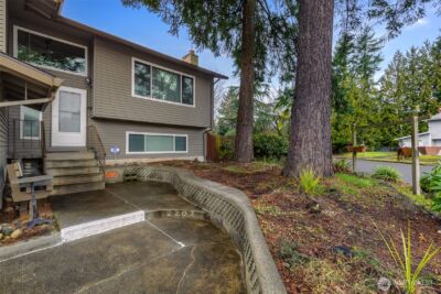 2207 Bremerton Avenue NE, Renton, WA 98059 - Photo 2