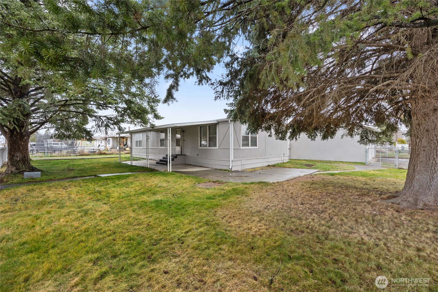 8780 NE Lybbert Drive , Moses Lake, WA 98837