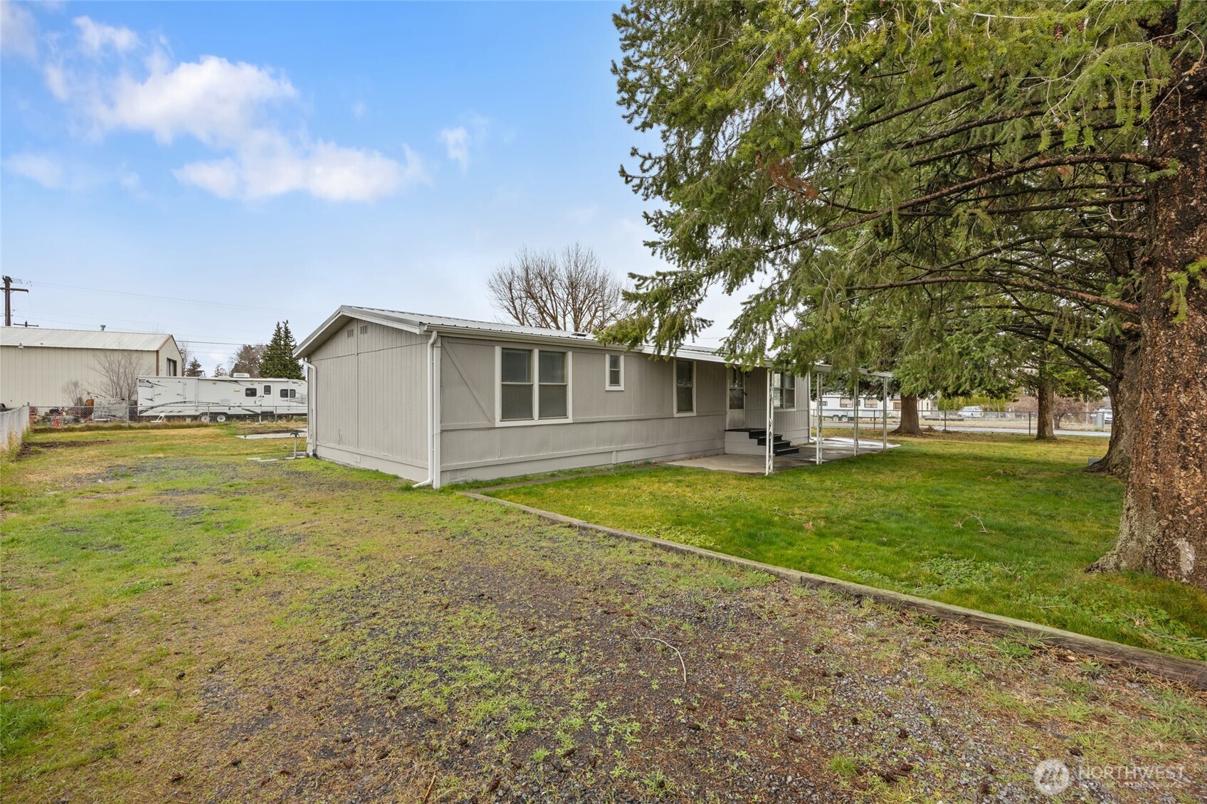 8780 NE Lybbert Drive , Moses Lake, WA 98837