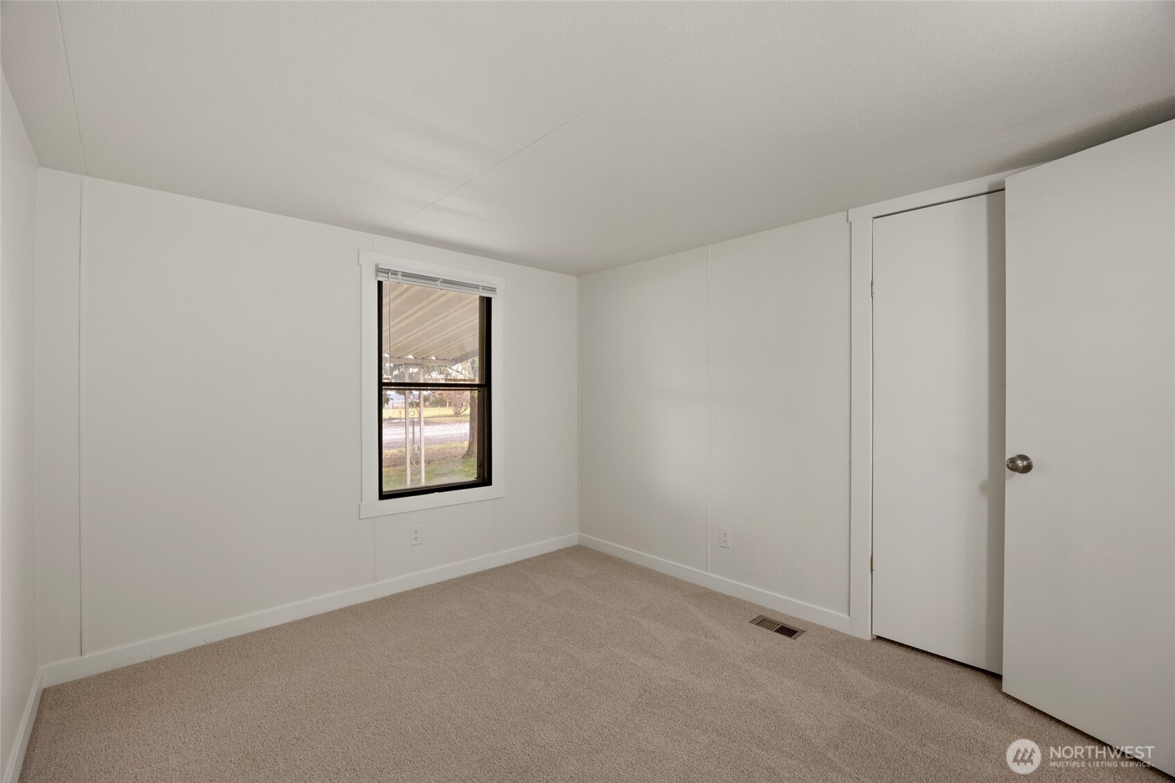 8780 NE Lybbert Drive , Moses Lake, WA 98837