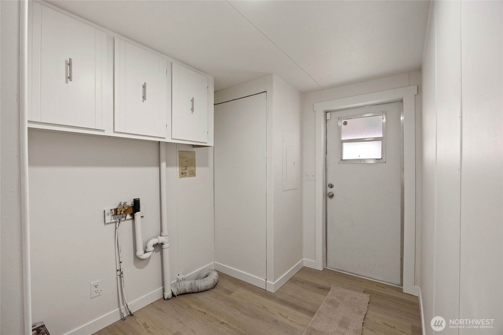 8780 NE Lybbert Drive , Moses Lake, WA 98837