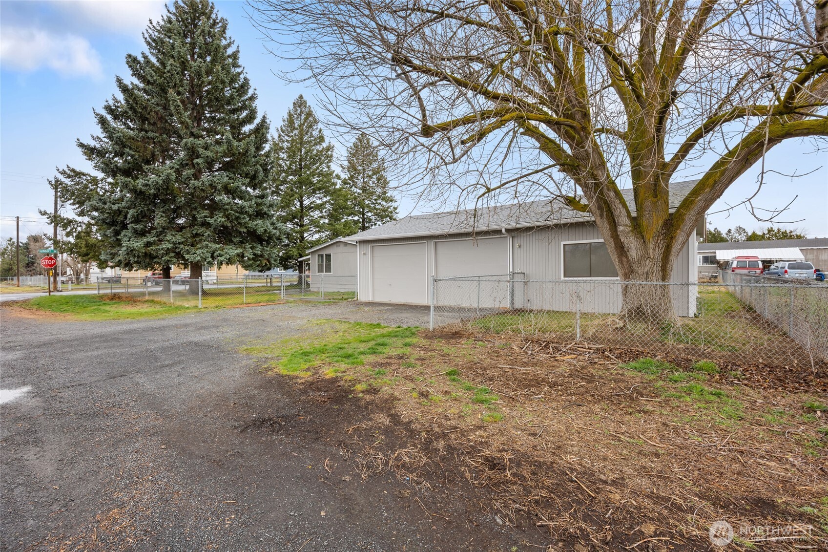 8780 NE Lybbert Drive , Moses Lake, WA 98837