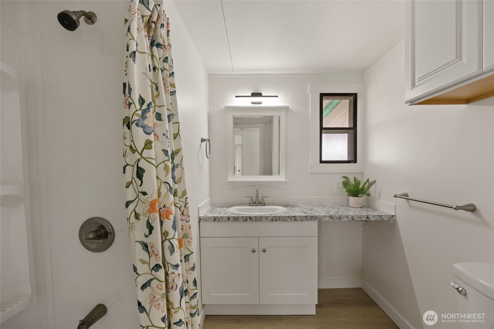 8780 NE Lybbert Drive , Moses Lake, WA 98837