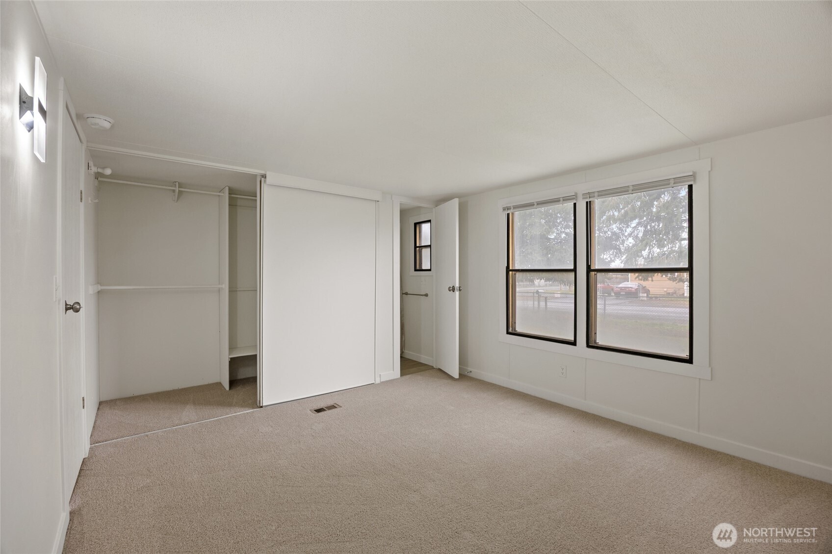 8780 NE Lybbert Drive , Moses Lake, WA 98837