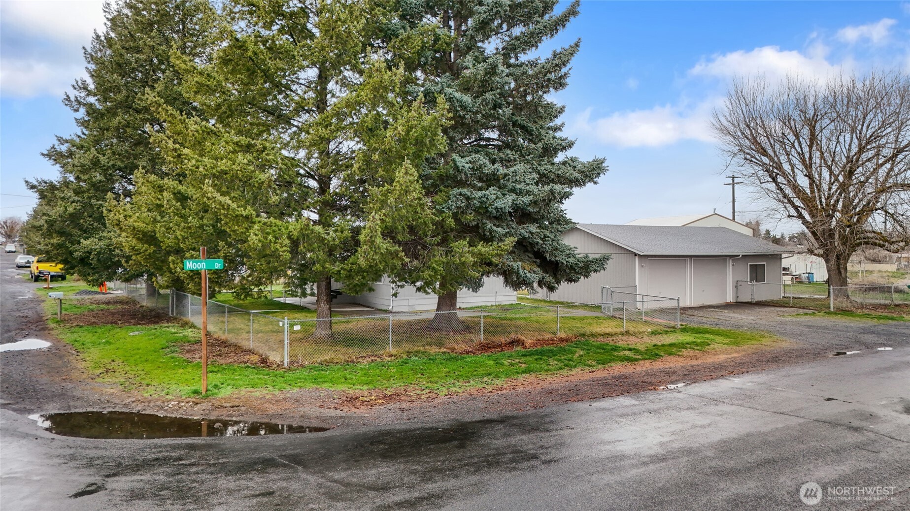 8780 NE Lybbert Drive , Moses Lake, WA 98837