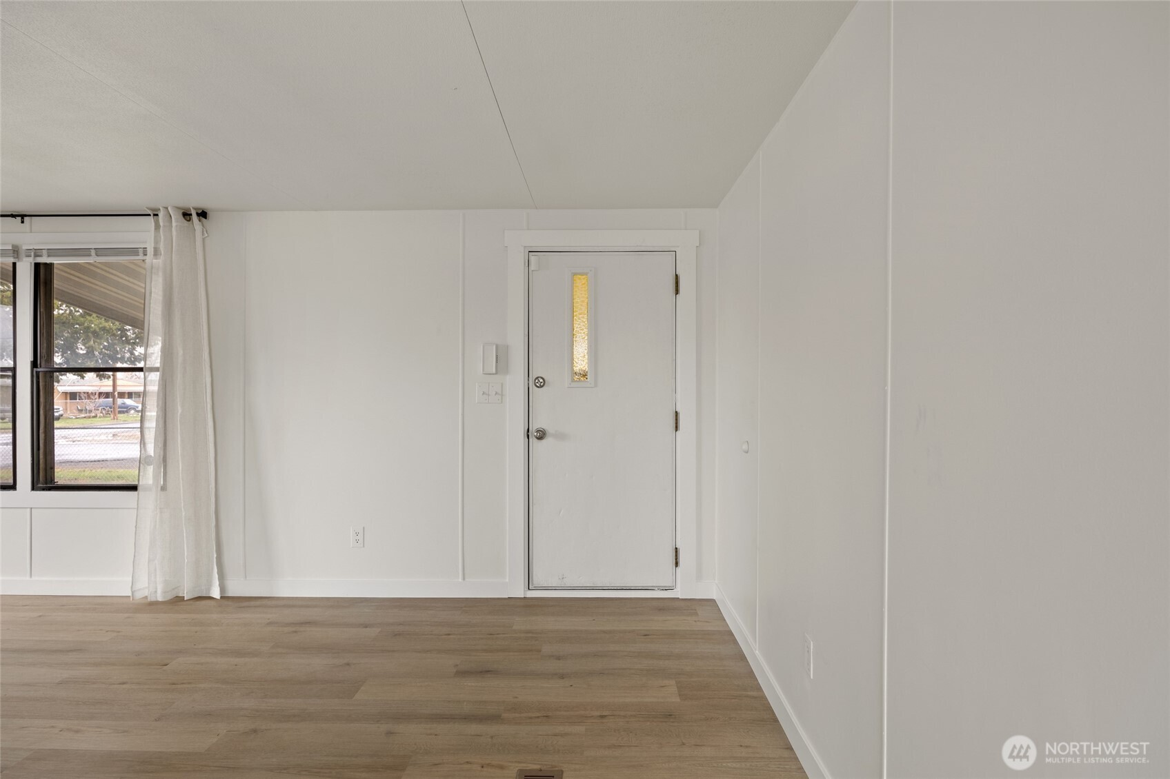 8780 NE Lybbert Drive , Moses Lake, WA 98837