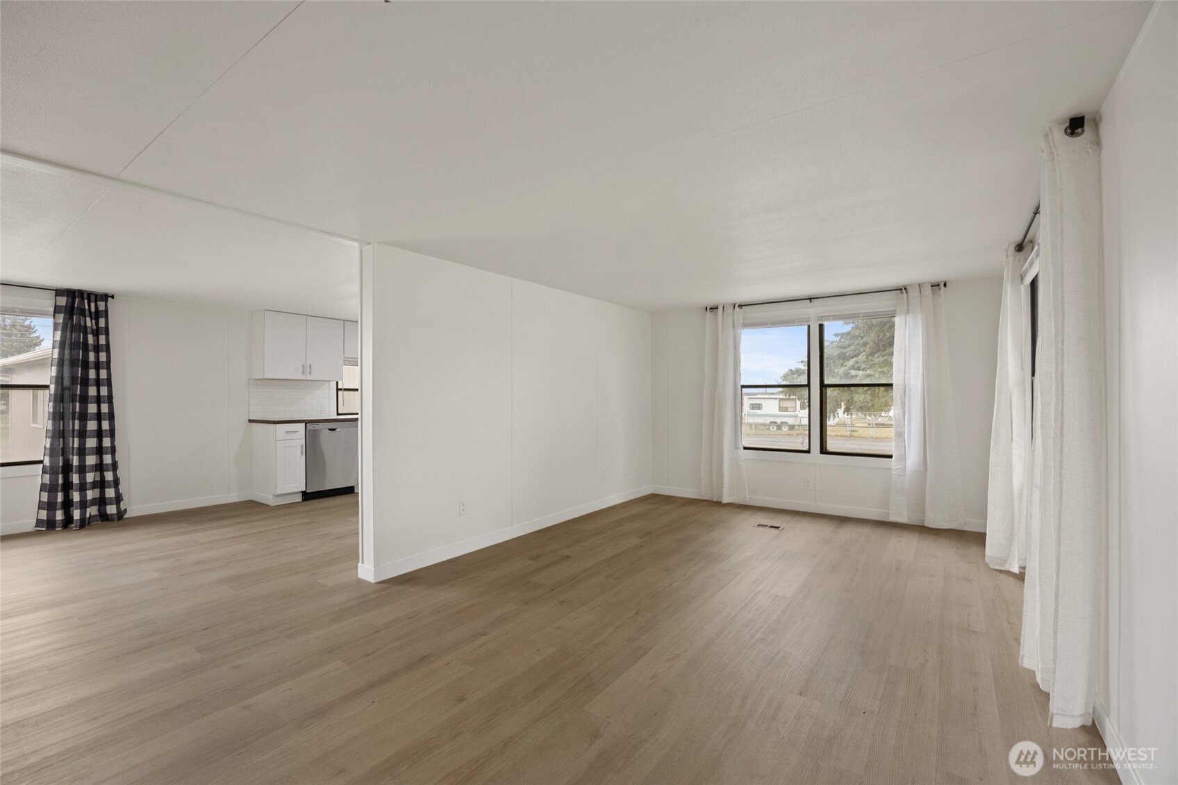 8780 NE Lybbert Drive , Moses Lake, WA 98837