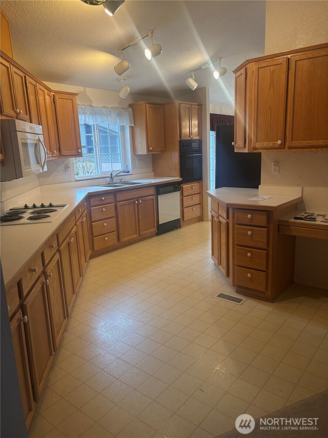 111 Green Meadows Drive , Sequim, WA 98382