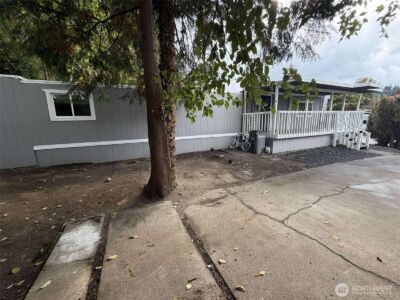 11510 E Riverside Drive #48, Bothell, WA 98011 - Photo 2