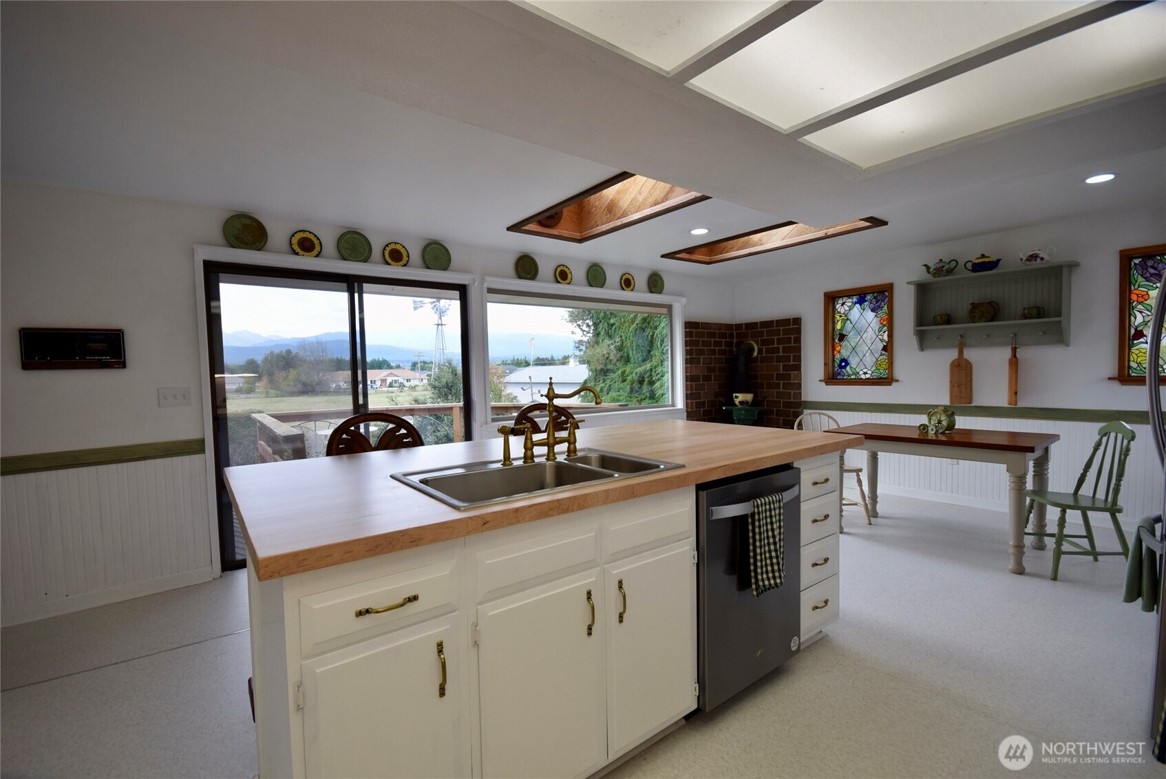 1734 Woodcock Road , Sequim, WA 98382