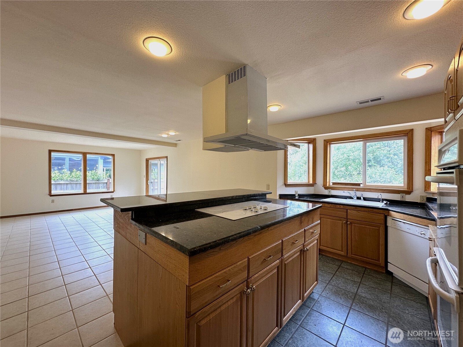 832 Whale Court SW, Ocean Shores, WA 98569