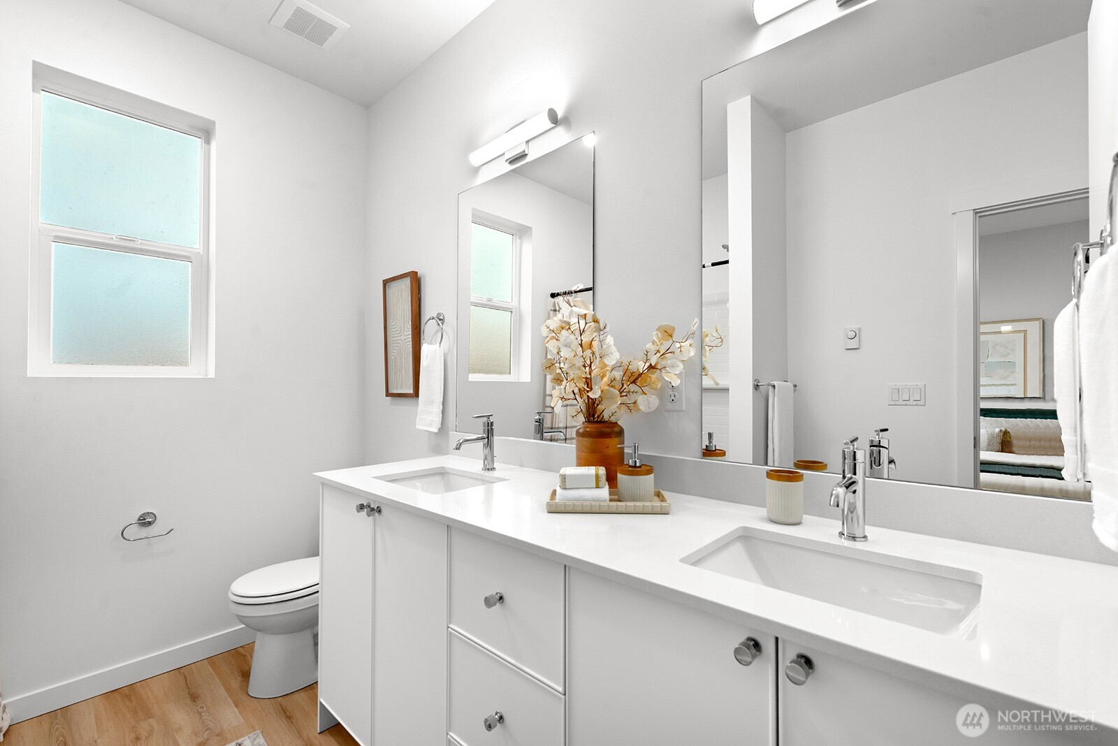 1417 SW 111th Lane , Seattle, WA 98146