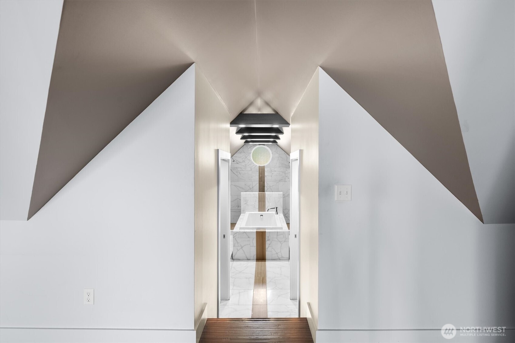 160 S 1st Street , Kalama, WA 98625