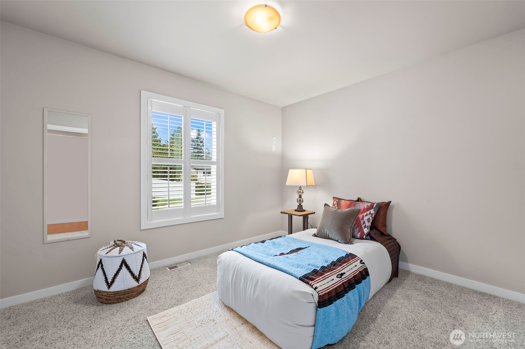 4925 Harbor View Drive NE, Tacoma, WA 98422