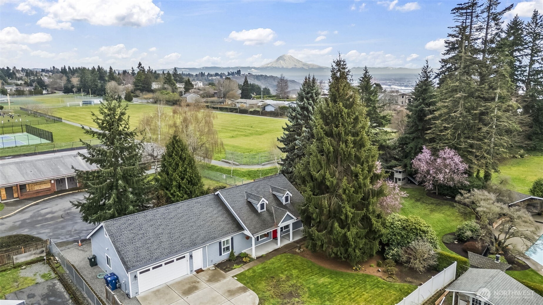 4925 Harbor View Drive NE, Tacoma, WA 98422