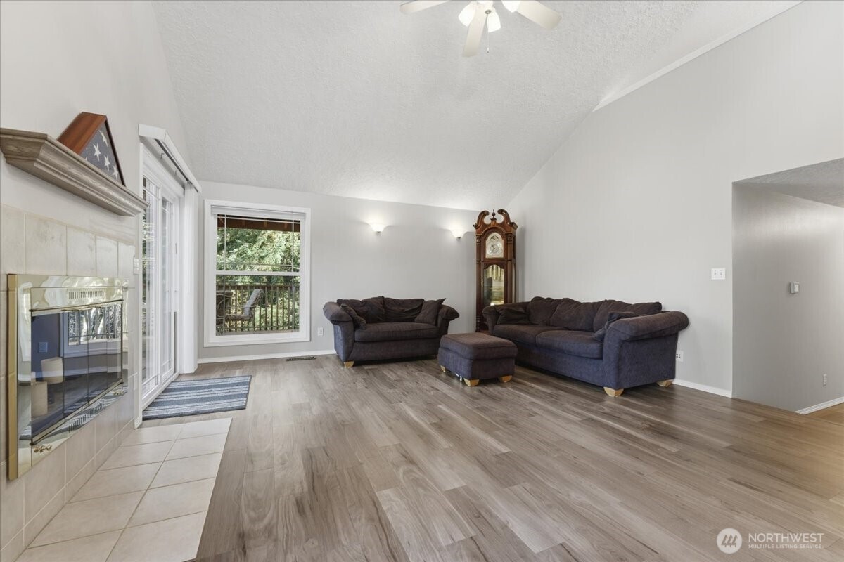 16611 NE 188th Avenue , Brush Prairie, WA 98606