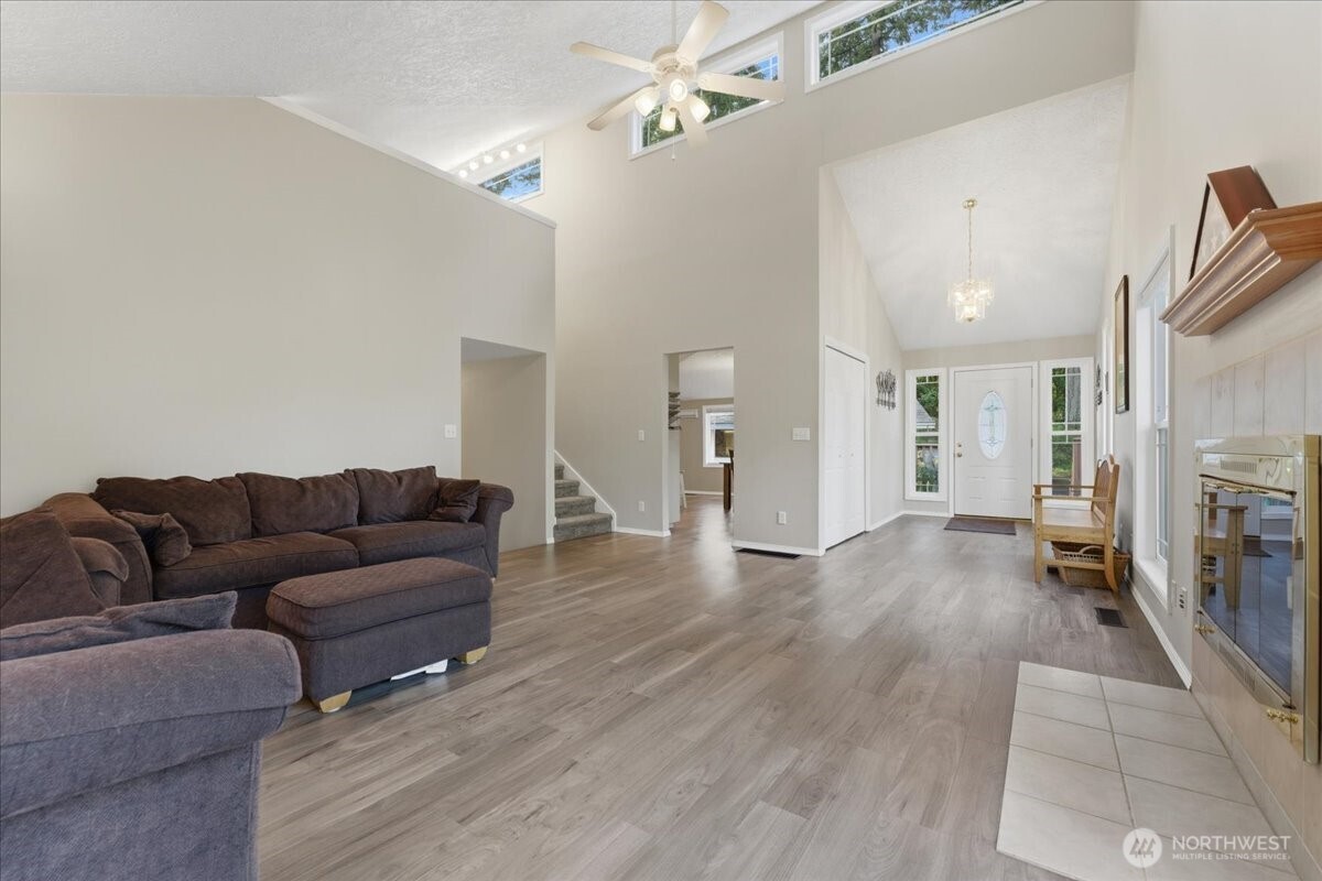 16611 NE 188th Avenue , Brush Prairie, WA 98606