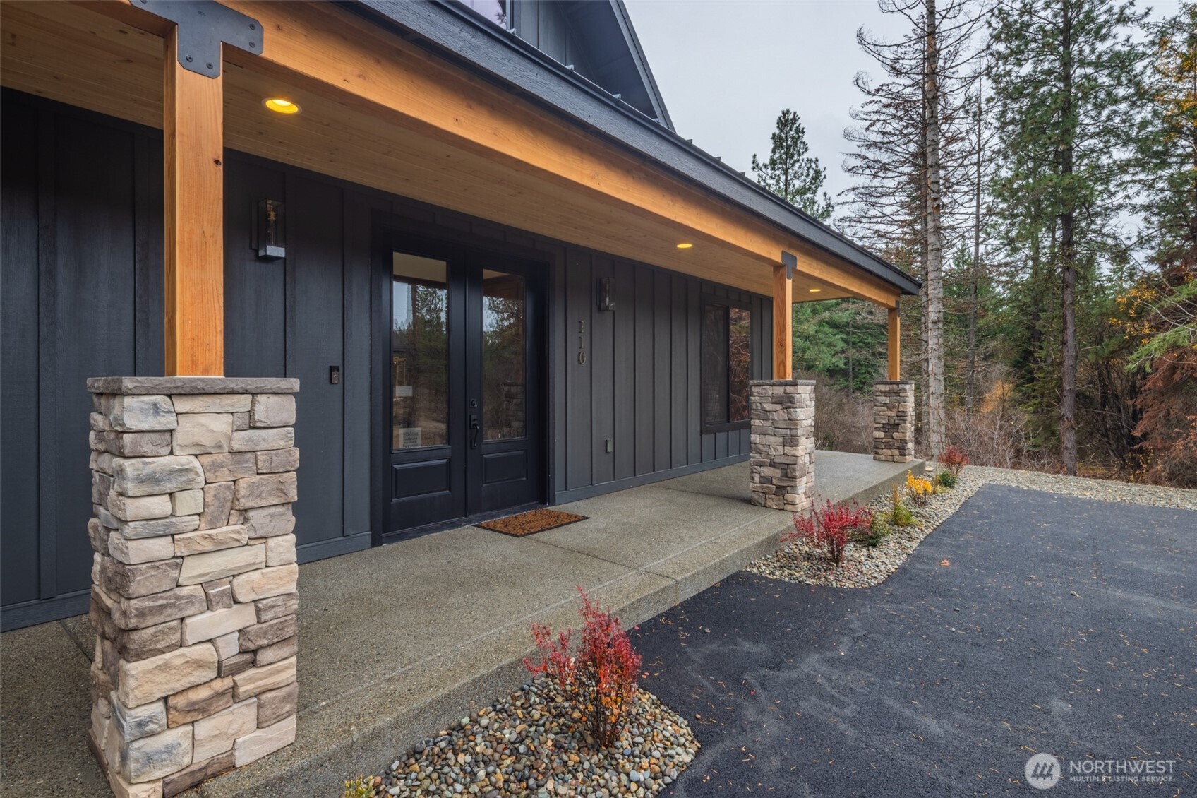 110 Bitterroot Lane , Ronald, WA 98940