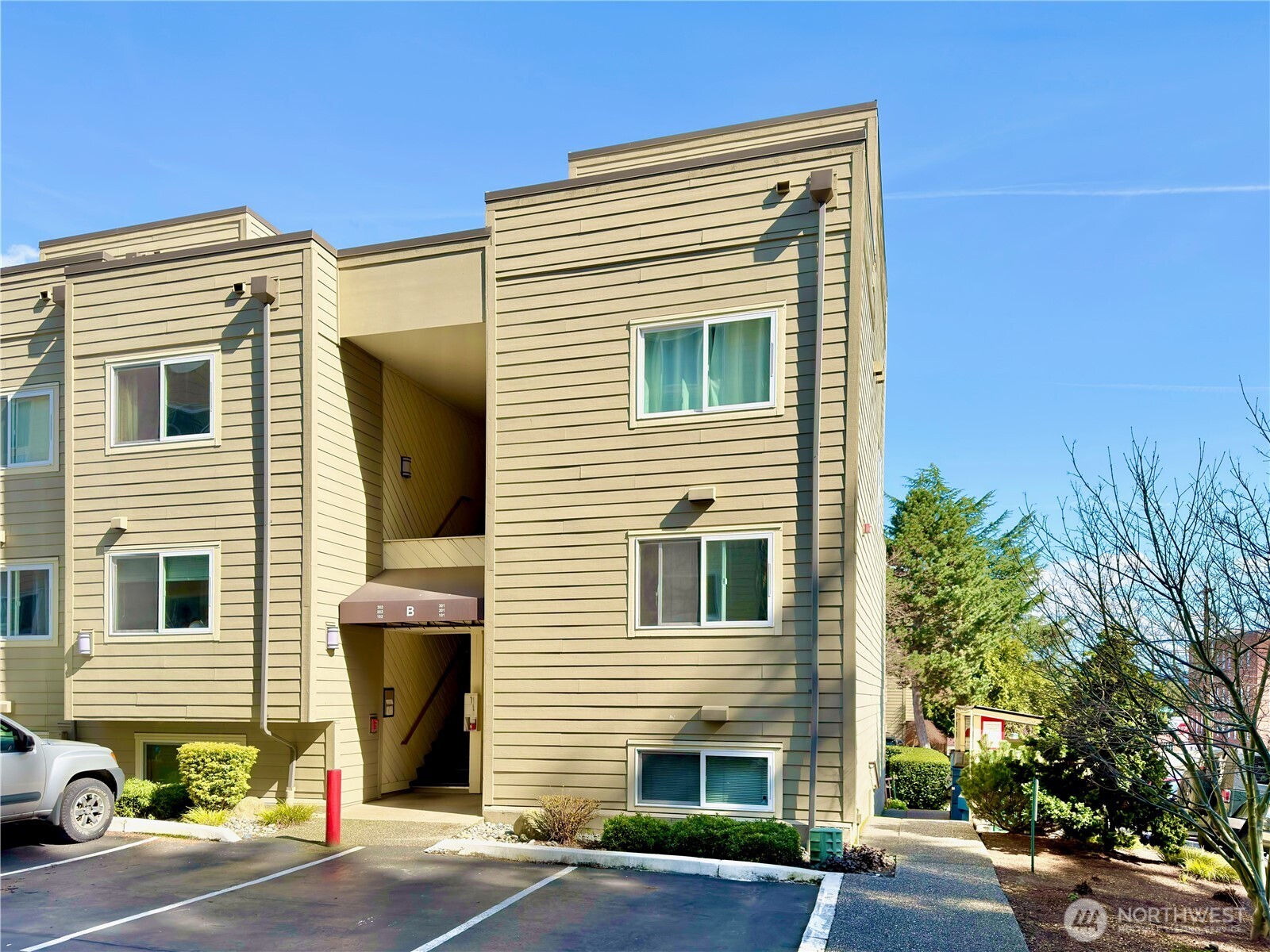 5834 NE 75th Street #B202, Seattle, WA 98115