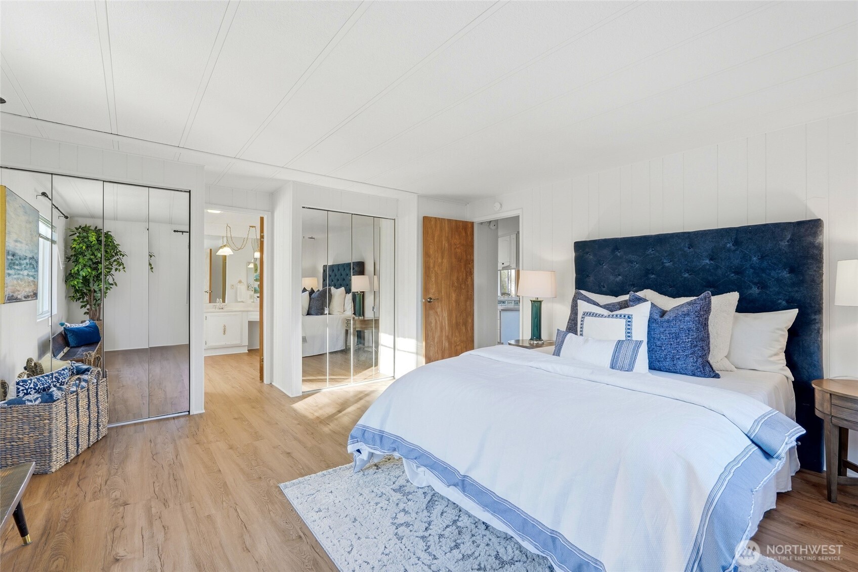 11813 NE 172nd Street , Bothell, WA 98011-5428