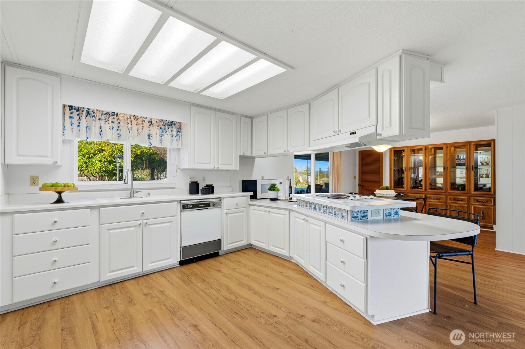 11813 NE 172nd Street , Bothell, WA 98011-5428