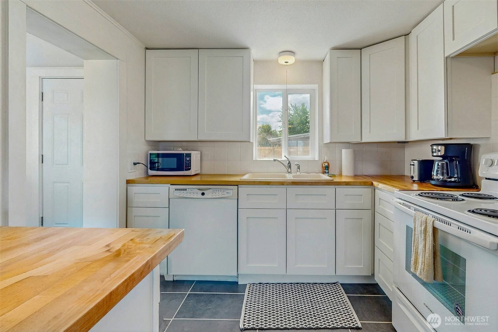 320 S Central Street , Brewster, WA 98812