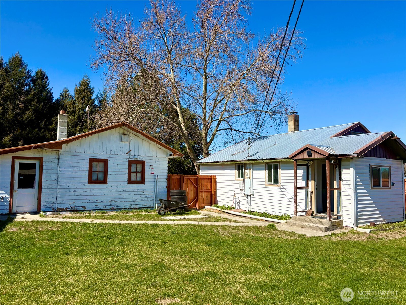 320 S Central Street , Brewster, WA 98812