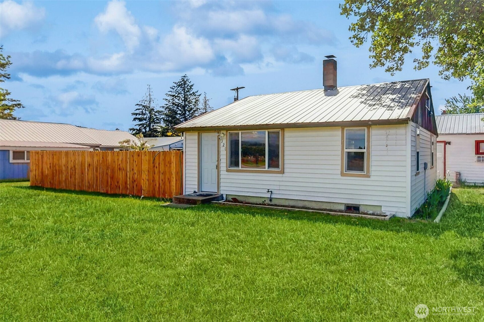 320 S Central Street , Brewster, WA 98812