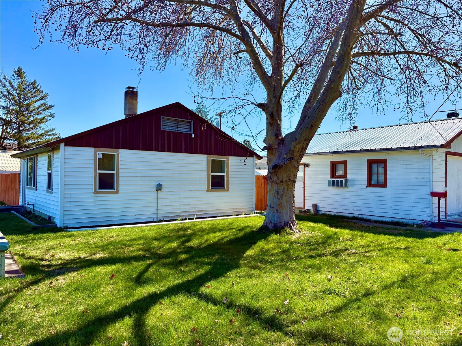 320 S Central Street , Brewster, WA 98812