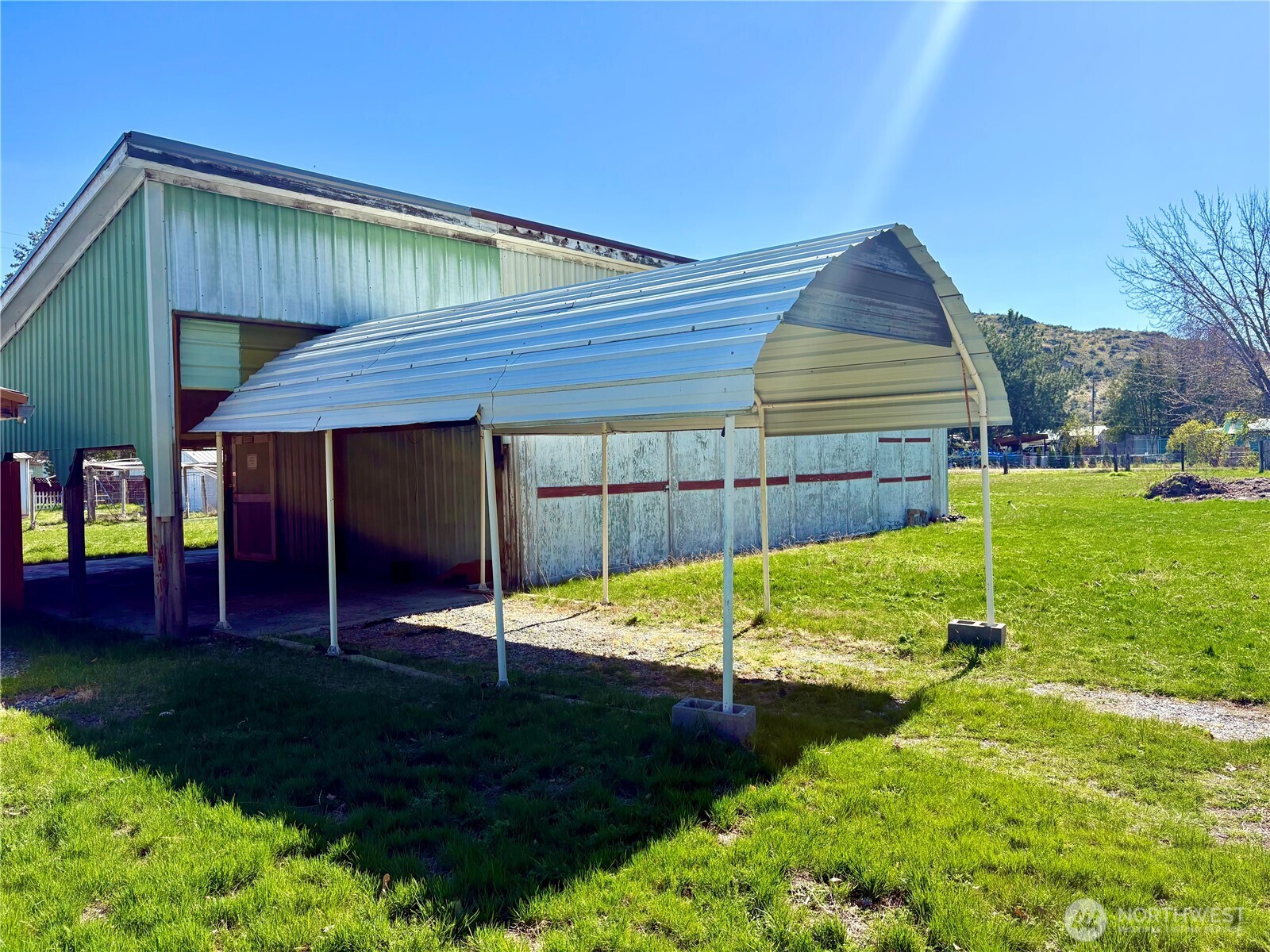 320 S Central Street , Brewster, WA 98812