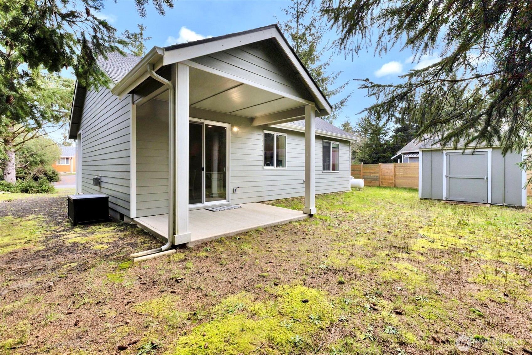 136 Spruce Loop SW, Ocean Shores, WA 98569