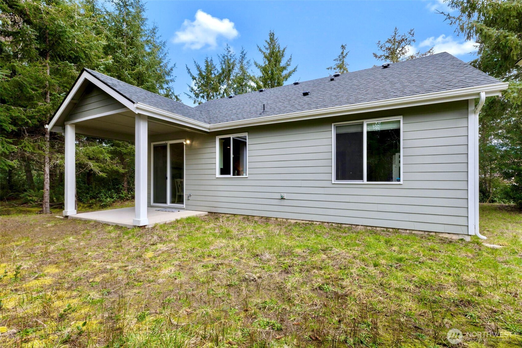 136 Spruce Loop SW, Ocean Shores, WA 98569