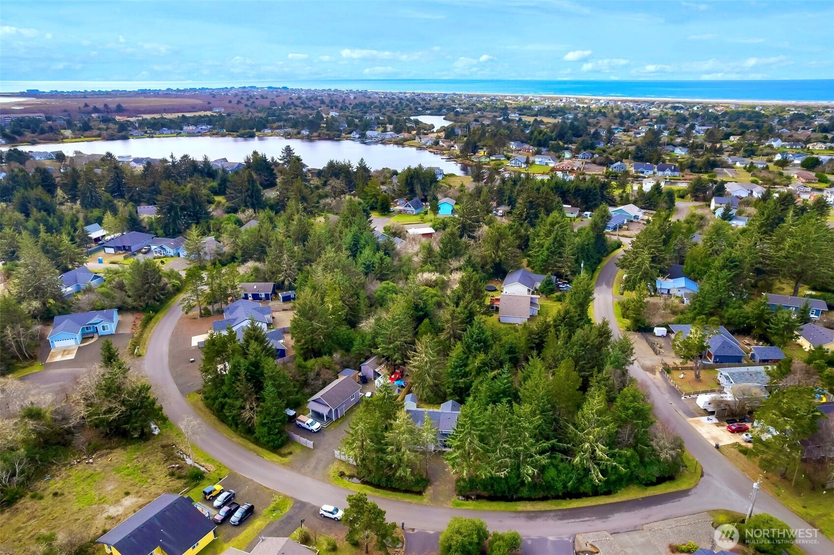 136 Spruce Loop SW, Ocean Shores, WA 98569