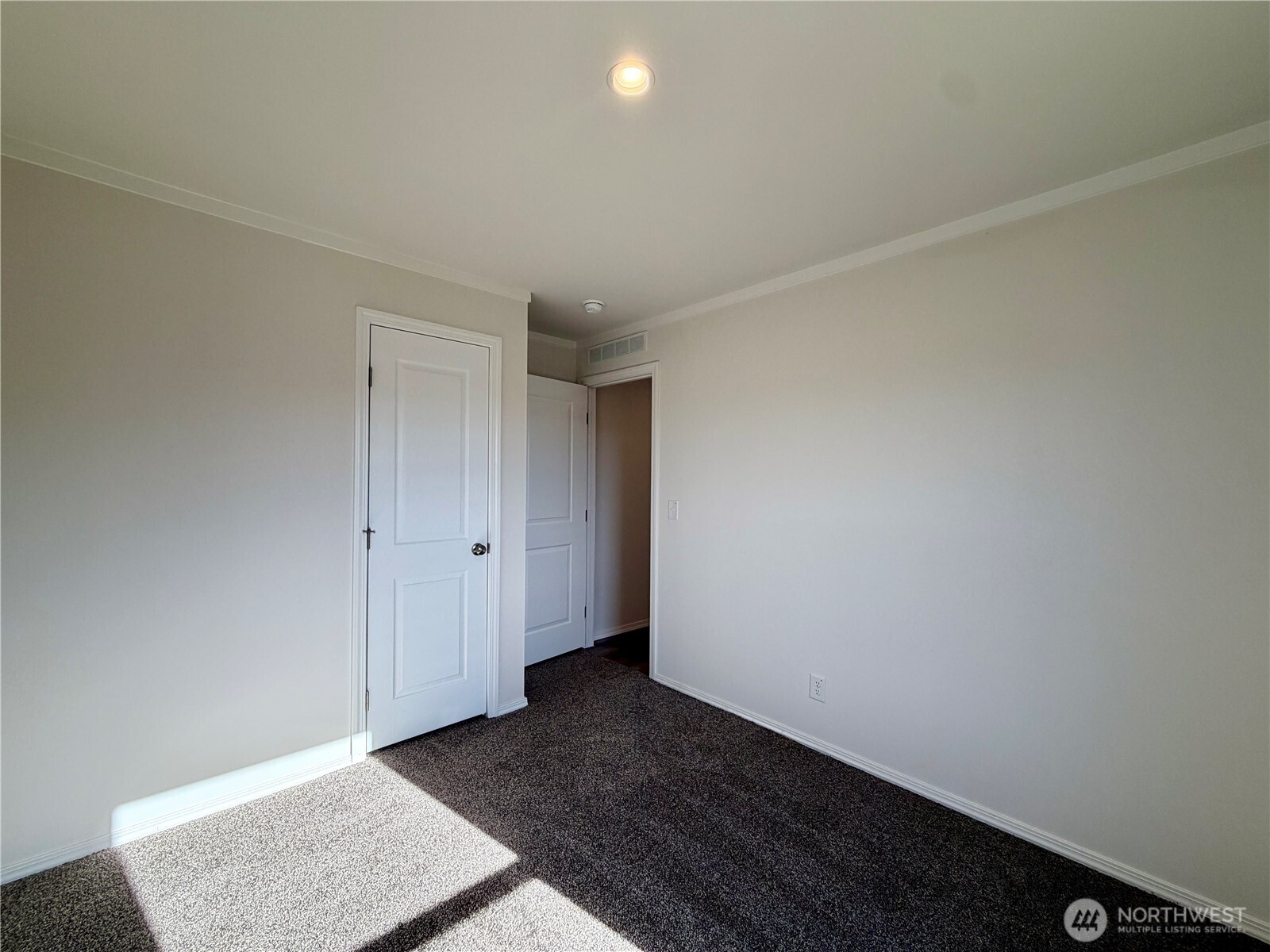 299 Octopus Avenue NE, Ocean Shores, WA 98569