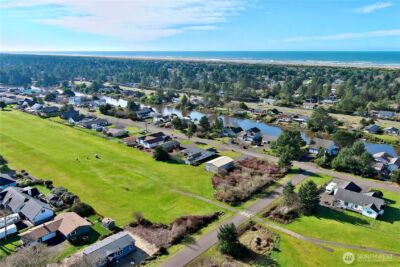 299 Octopus Avenue NE, Ocean Shores, WA 98569 - Photo 35