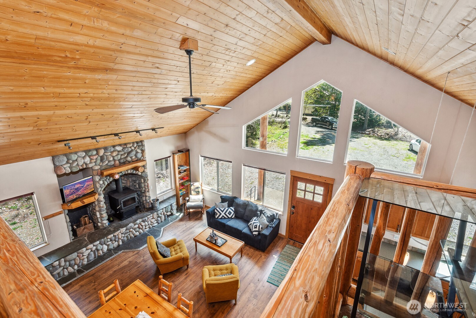 251 Kachess River Road , Easton, WA 98925