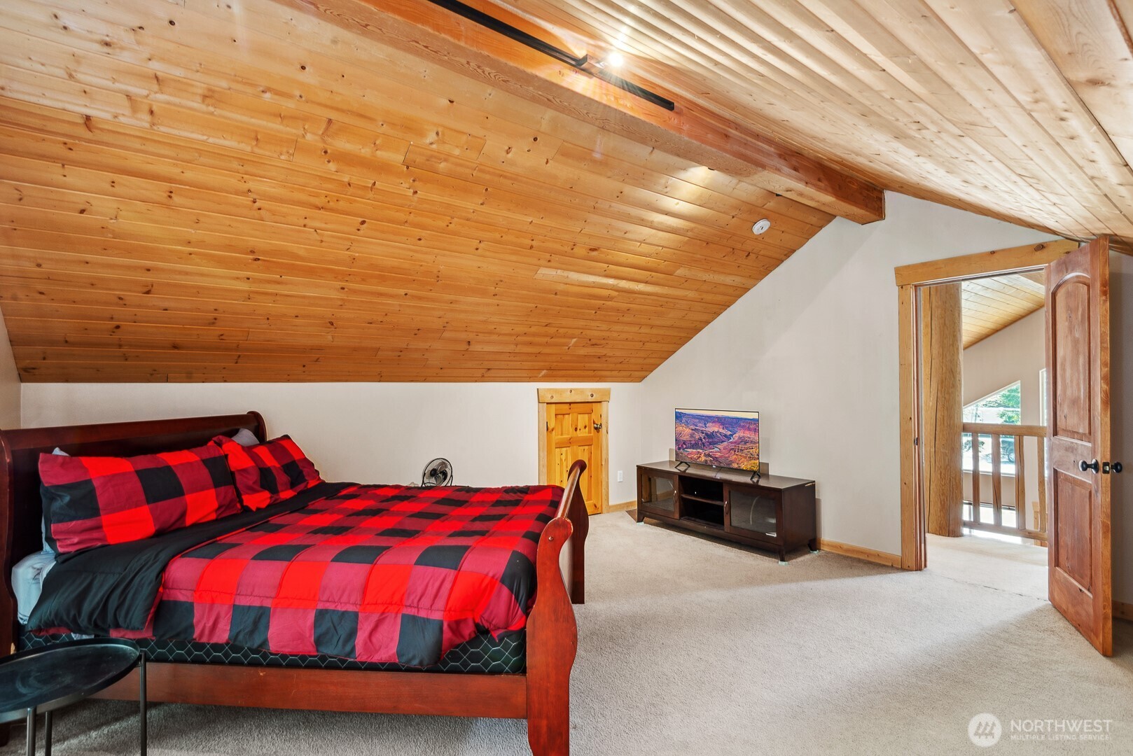 251 Kachess River Road , Easton, WA 98925