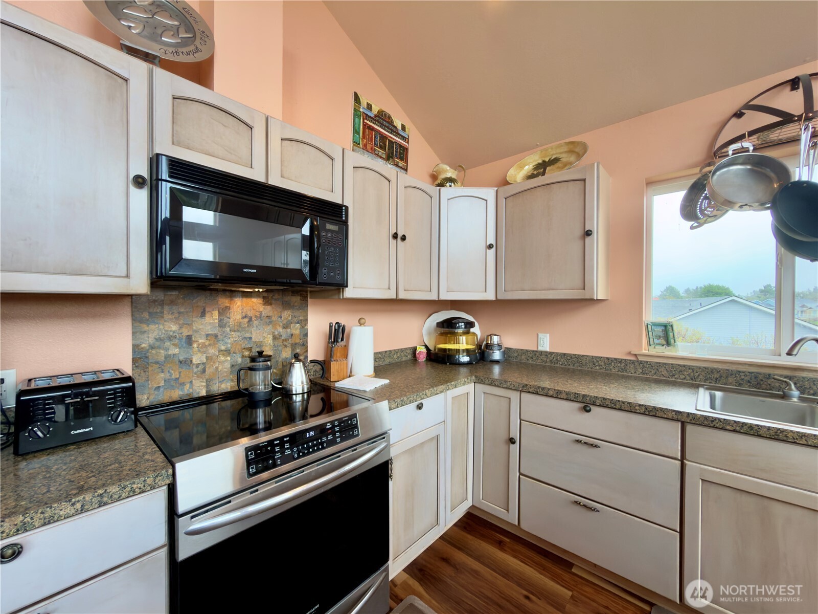 189 N Razor Clam Drive SW, Ocean Shores, WA 98569