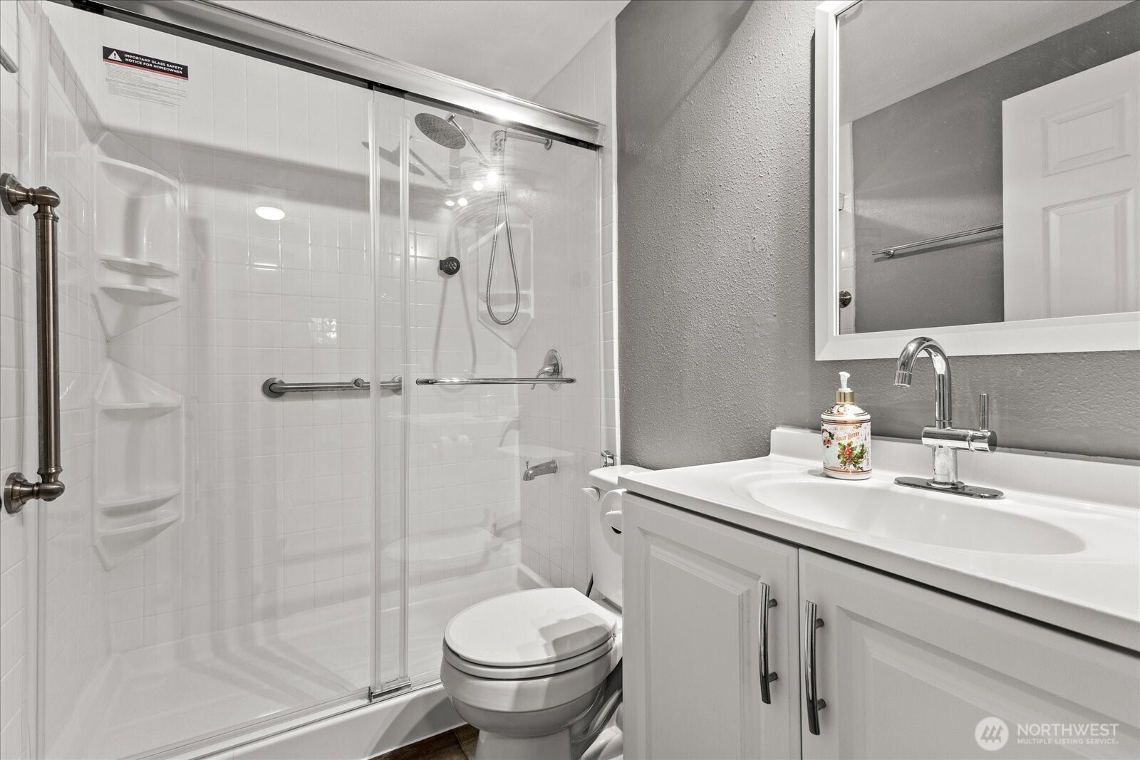 707 E James Street , Kent, WA 98031