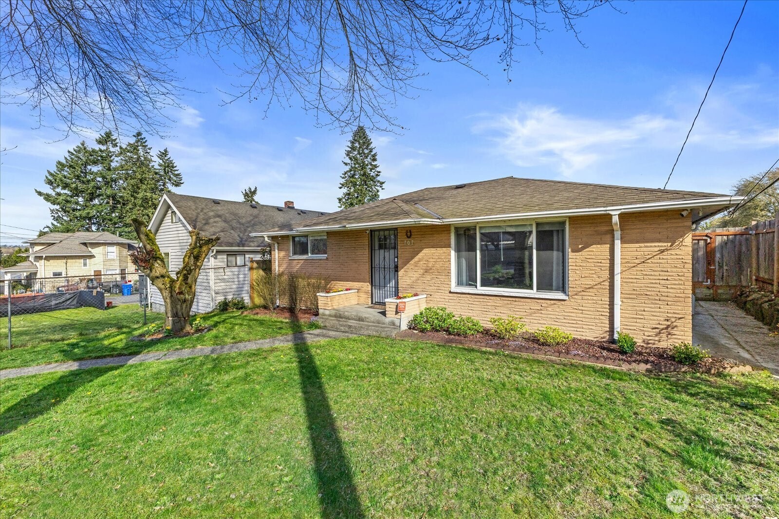 707 E James Street , Kent, WA 98031