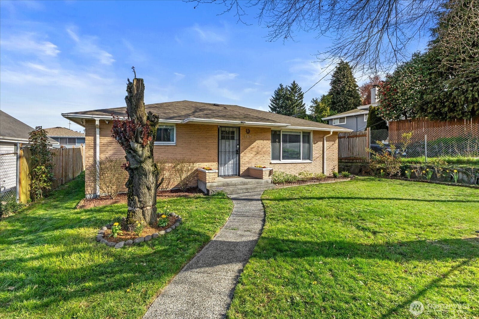 707 E James Street , Kent, WA 98031