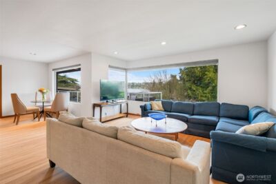 4026 48th Avenue S, Seattle, WA 98118 - Photo 2