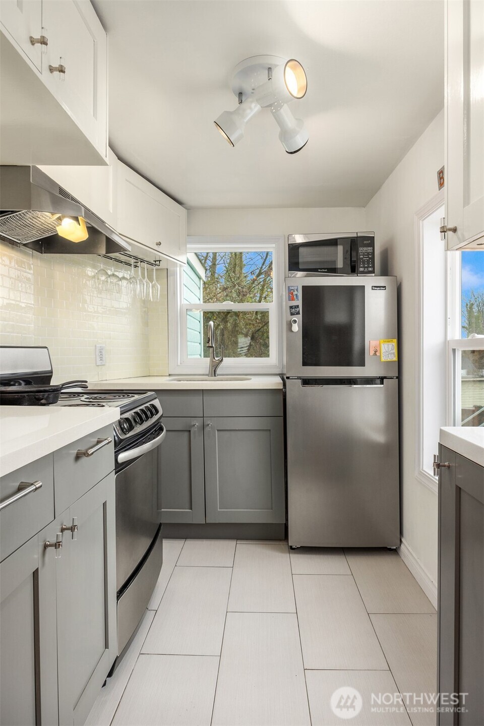 3010 SW City View Street , Seattle, WA 98126